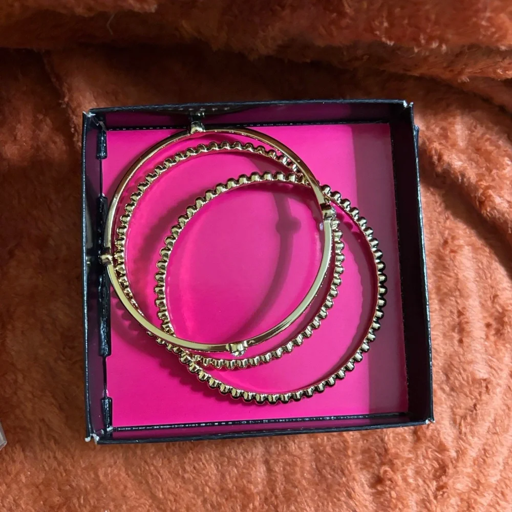 5 pairs of earrings, 1 set of 3 bracelets, 2 of the same necklace. All *NEW*!!! - Picture 2 of 14